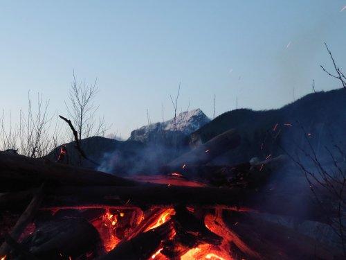 mobile - carousel-hero-element image-0